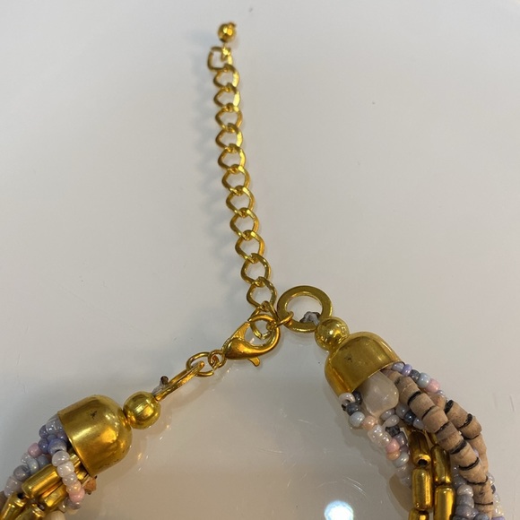 Elegant Gold and Cream Beaded Necklace - Picture 4 of 4